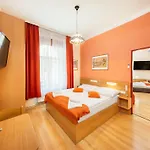 Golden Garni Hotel