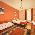 Golden Garni Prague