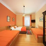 Golden Garni Hotel 3*