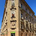 Hotel Golden Garni
