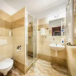 Hotel Golden Garni 3*