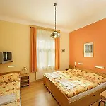 Golden Garni Hotel 3*