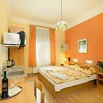 Golden Garni