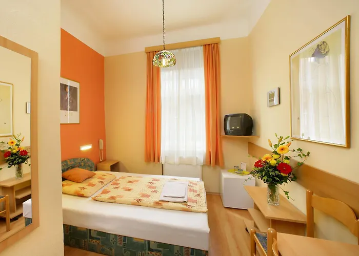 Golden Garni Ξενοδοχείο 3*