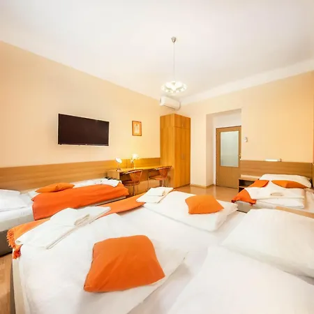 Golden Garni Otel 3*