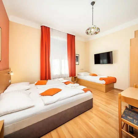 Otel Golden Garni 3*