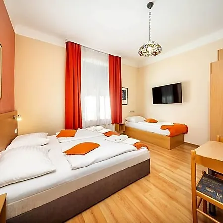Hotell Golden Garni 3*