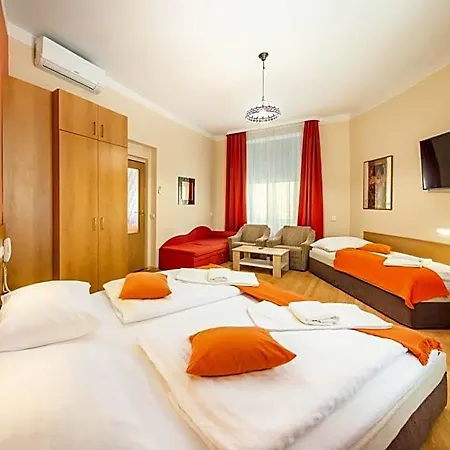 Golden Garni 3* Prag