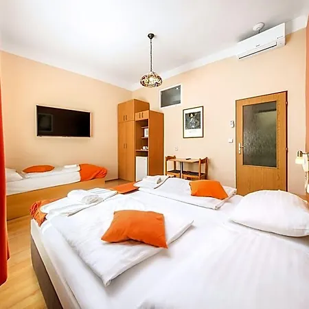 Golden Garni Prag