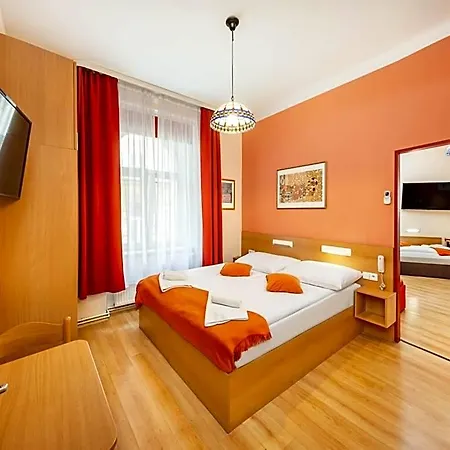Golden Garni Hotell