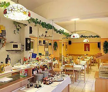 Golden Garni Otel 3*
