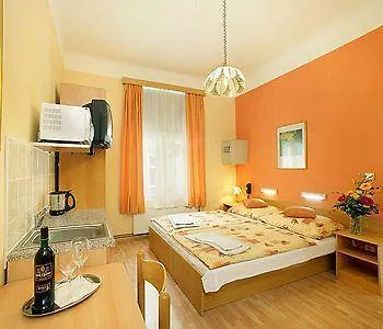 Golden Garni