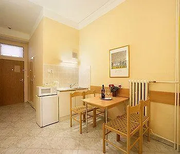 Otel Golden Garni 3*