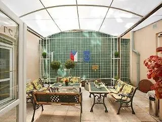 Otel Golden Garni 3*