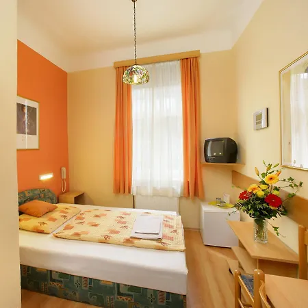 Golden Garni Ξενοδοχείο 3*