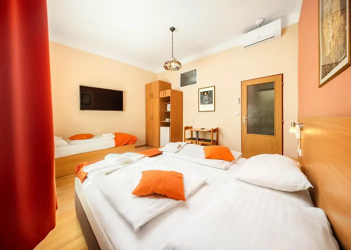 Golden Garni Hotell 3*