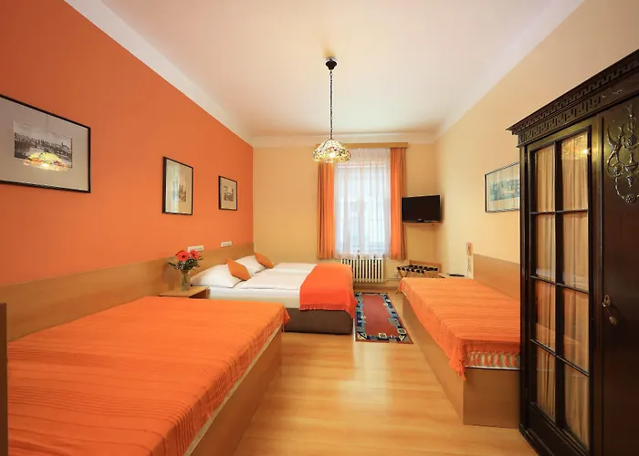 Golden Garni Hotell 3*