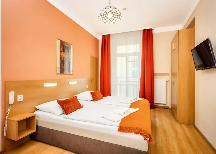 Golden Garni Hotell 3*