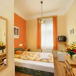 غولدين سيتي غارني 3* براغ