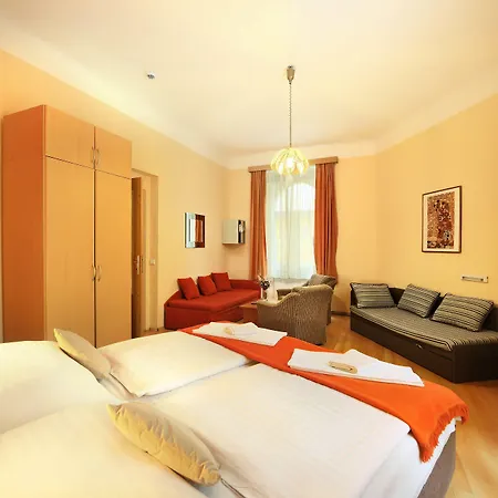 Hotell Golden Garni 3*