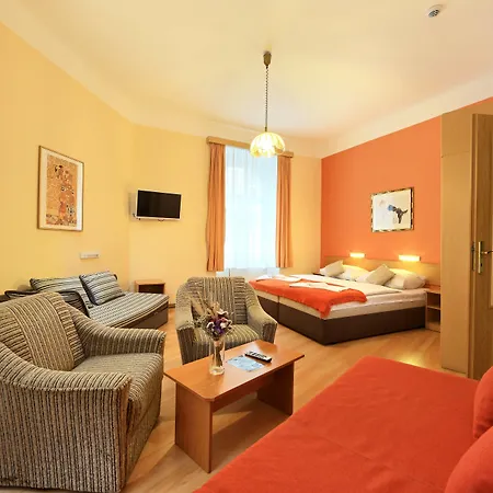 Golden Garni Hotell