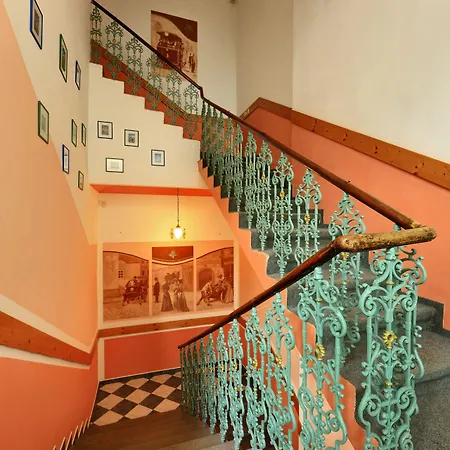 Hotell Golden Garni 3*