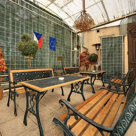 Hotell Golden Garni 3*
