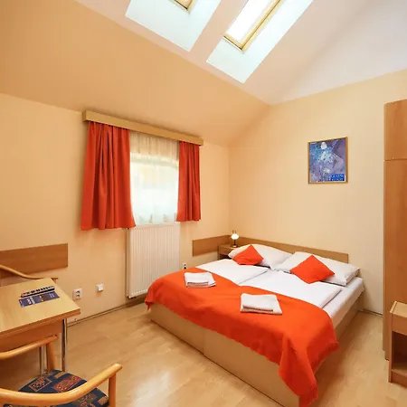 Golden Garni Praag